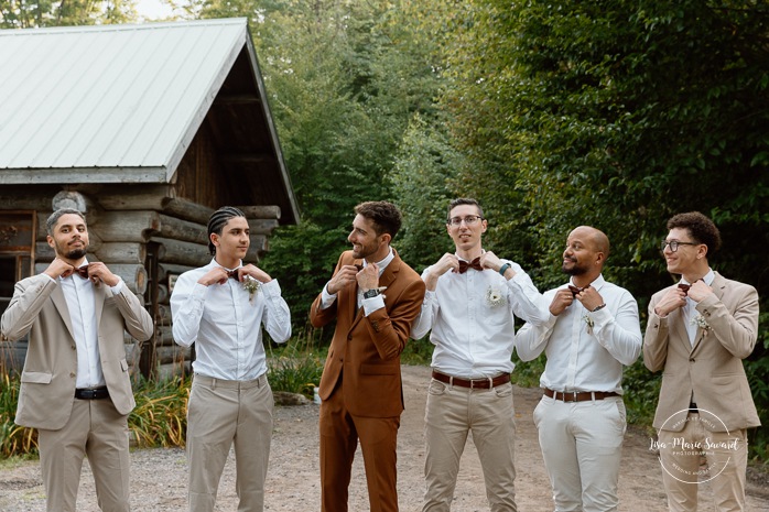 Forest wedding family photos. Sugar shack wedding photos. Mariage au Baluchon Éco-Villégiature. Auberge Le Baluchon. Photographe mariage Trois-Rivières.