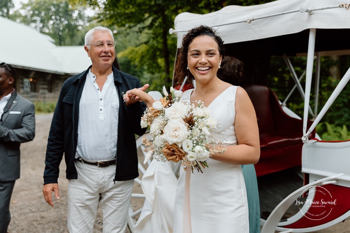 Forest wedding ceremony. Outdoor wedding ceremony. Mariage au Baluchon Éco-Villégiature. Auberge Le Baluchon. Photographe mariage Trois-Rivières.