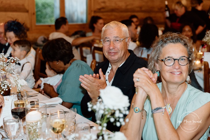 Sugar shack wedding photos. Sugar shack wedding reception. Mariage dans une cabane à sucre. Mariage au Baluchon Éco-Villégiature. Auberge Le Baluchon. Photographe mariage Trois-Rivières.