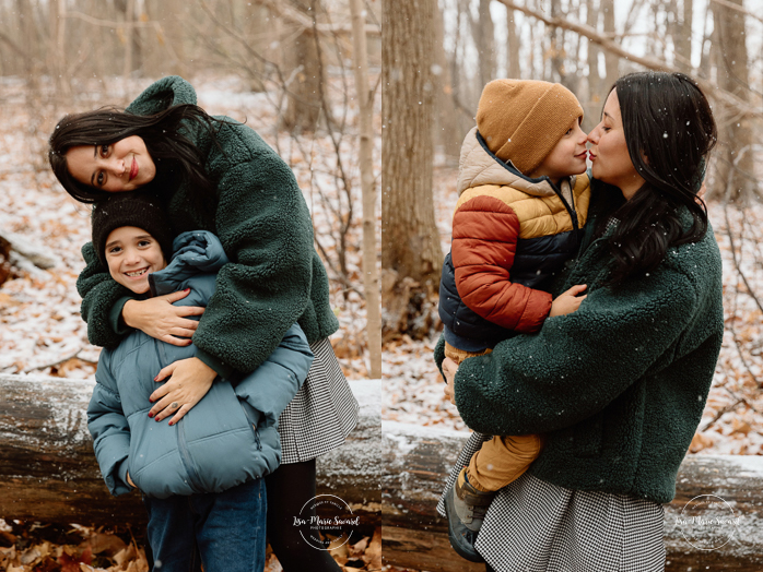 Outdoor Christmas mini sessions. Christmas tree farm mini sessions. Snowy family photos. Mini séances des Fêtes 2024. Mini séances dans la neige à Montréal. Montreal Holiday mini sessions.