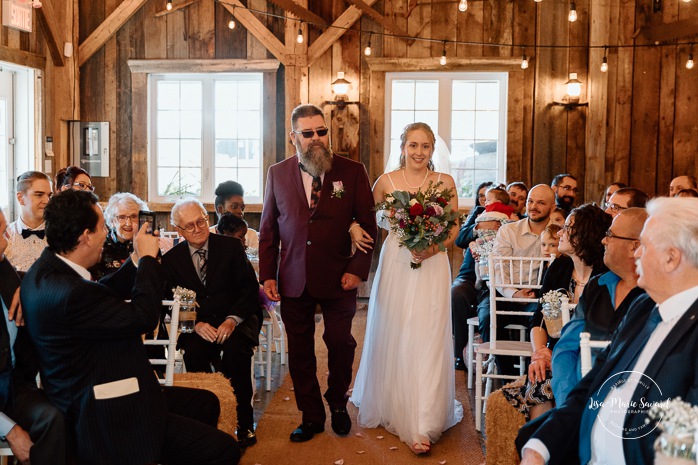 Sugar shack wedding. Mariage dans une cabane à sucre. Mariage automnal à Montréal. Montreal fall wedding photos.