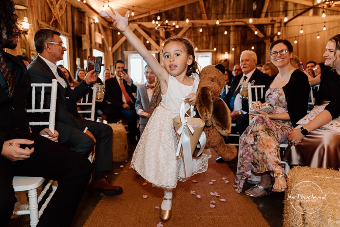 Sugar shack wedding. Mariage dans une cabane à sucre. Mariage automnal à Montréal. Montreal fall wedding photos.