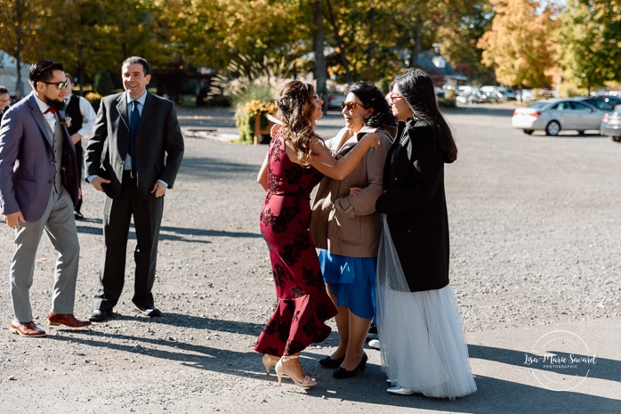 Sugar shack wedding. Mariage dans une cabane à sucre. Mariage automnal à Montréal. Montreal fall wedding photos.