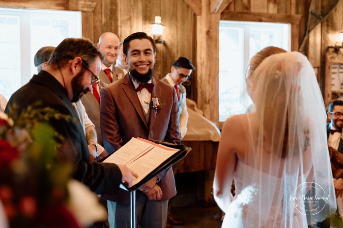 Sugar shack wedding. Mariage dans une cabane à sucre. Mariage automnal à Montréal. Montreal fall wedding photos.