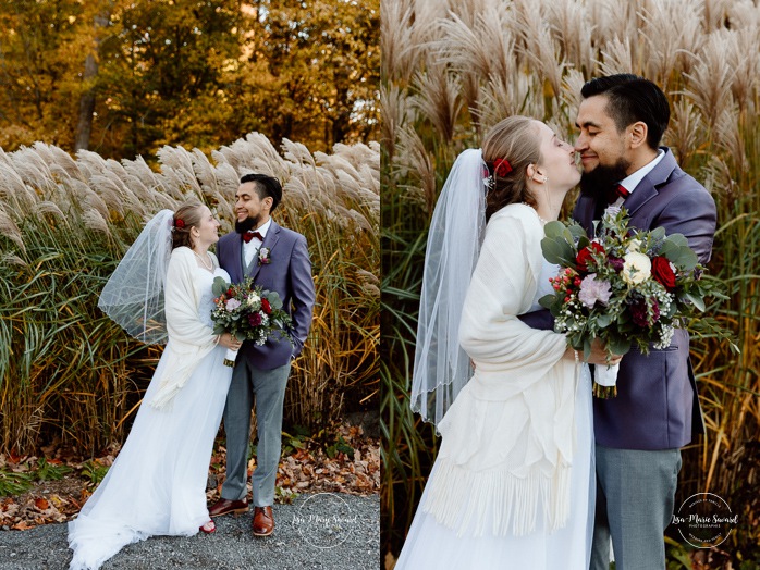 Fall wedding family photos. Fall wedding photos. Mariage automnal à Montréal. Montreal fall wedding photos. Mariage Cabane à Sucre Constantin. Sugar shack wedding.