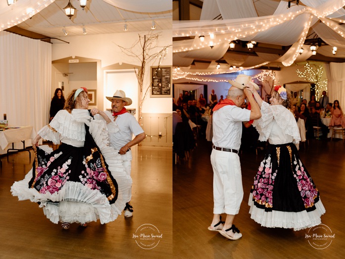 Traditional Colombian wedding dance. Indoor wedding reception in sugar shack. Mariage automnal à Montréal. Montreal fall wedding photos. Mariage Cabane à Sucre Constantin. Sugar shack wedding.