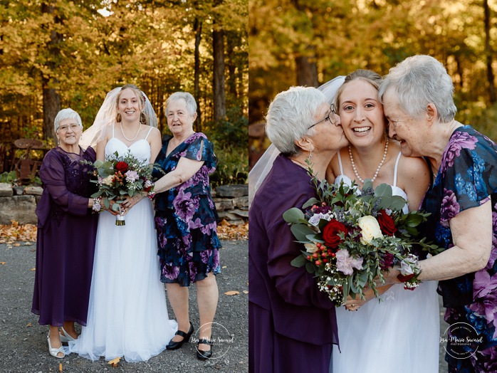 Fall wedding family photos. Fall wedding photos. Mariage automnal à Montréal. Montreal fall wedding photos. Mariage Cabane à Sucre Constantin. Sugar shack wedding.