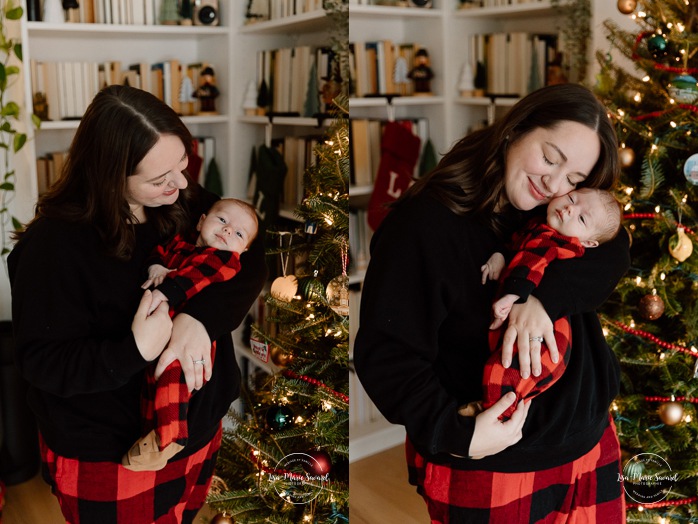 Christmas family photos. Family photos with Christmas tree. In-home newborn photos. Lifestyle newborn photos. Photographe à Brossard. Séance nouveau-né à domicile sur la Rive-Sud. Brossard photographer. South Shore lifestyle newborn session.