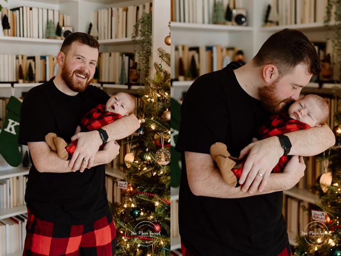 Christmas family photos. Family photos with Christmas tree. In-home newborn photos. Lifestyle newborn photos. Photographe à Brossard. Séance nouveau-né à domicile sur la Rive-Sud. Brossard photographer. South Shore lifestyle newborn session.