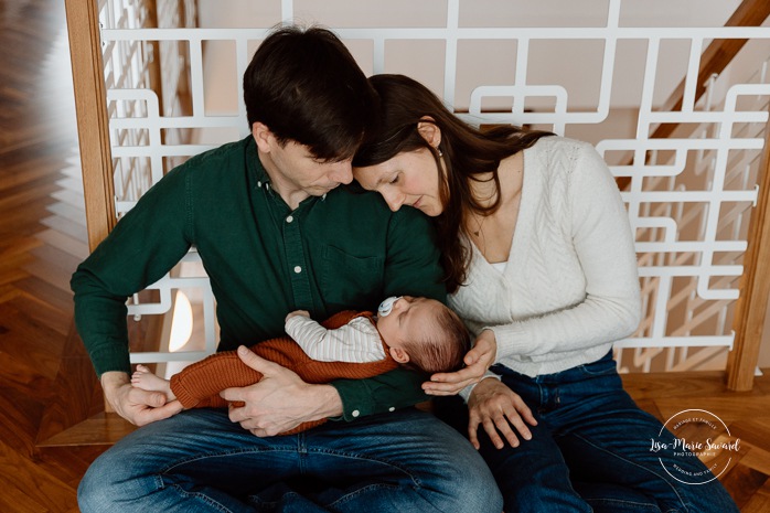 In-home newborn session. Lifestyle newborn photos. Photographe dans Rosemont-La-Petite-Patrie. Séance nouveau-né à domicile à Montréal. Montreal lifestyle newborn session.