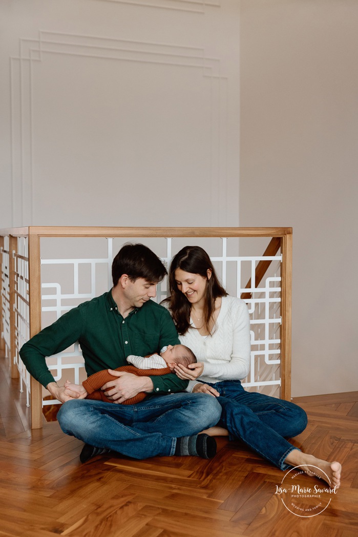 In-home newborn session. Lifestyle newborn photos. Photographe dans Rosemont-La-Petite-Patrie. Séance nouveau-né à domicile à Montréal. Montreal lifestyle newborn session.