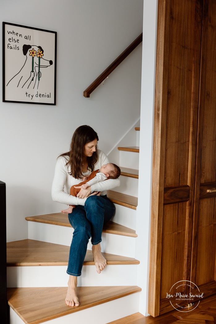 In-home newborn session. Lifestyle newborn photos. Photographe dans Rosemont-La-Petite-Patrie. Séance nouveau-né à domicile à Montréal. Montreal lifestyle newborn session.