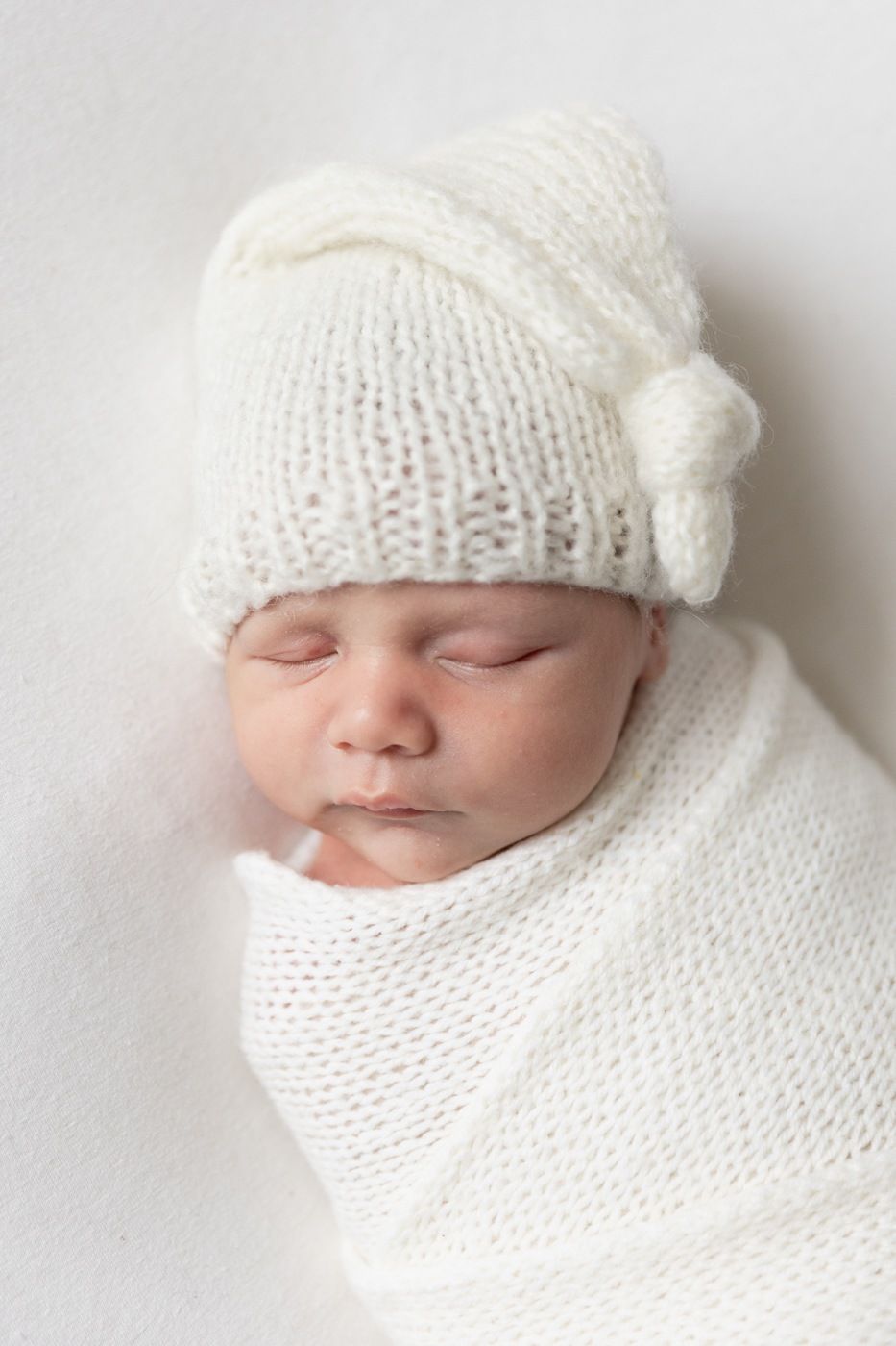 Photographe de nouveau-né à Montréal. Photos de nouveau-né en studio à Montréal. Montreal newborn photographer. Montreal in-studio newborn photos.