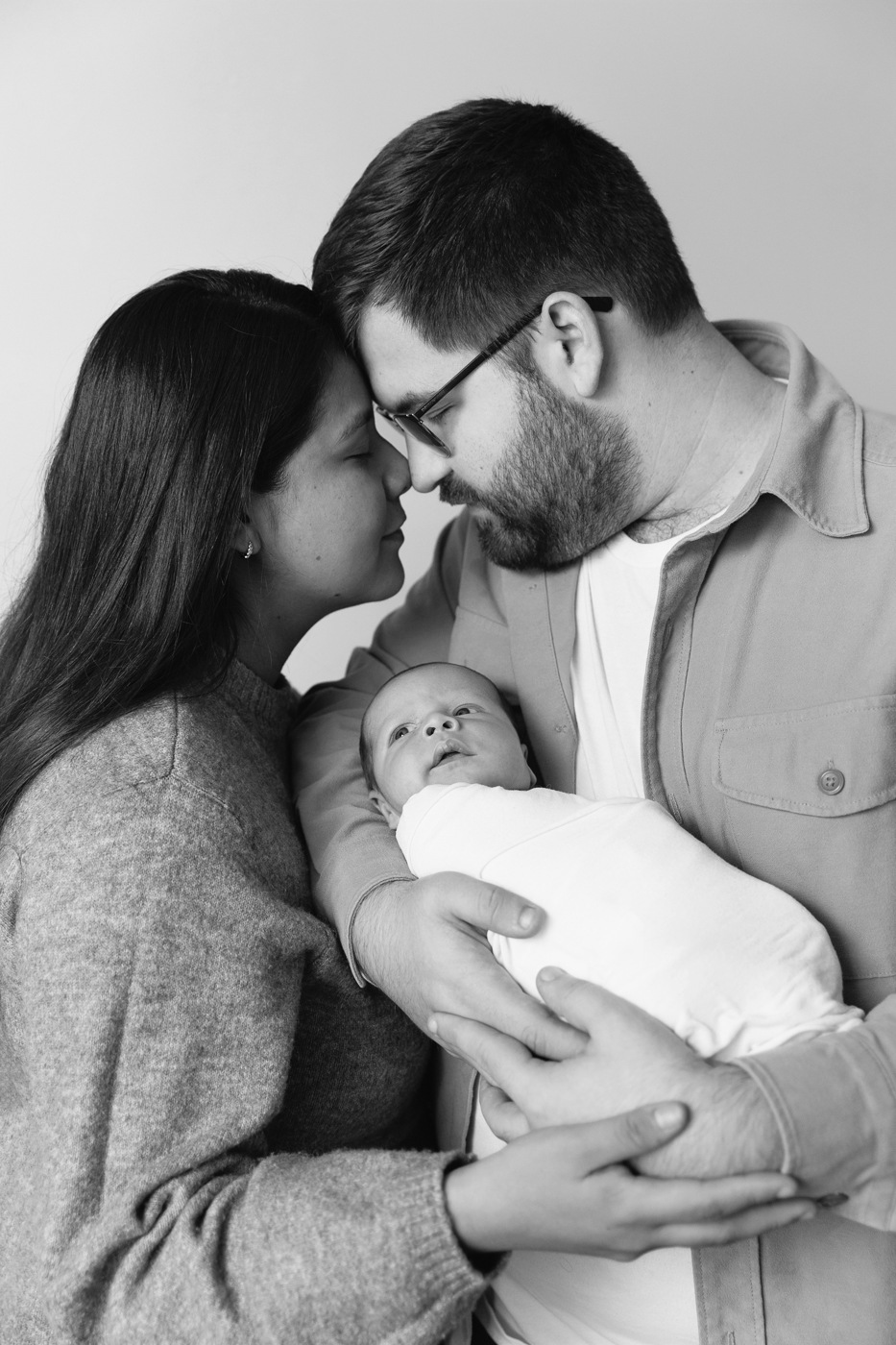 Photographe de nouveau-né à Montréal. Photos de nouveau-né en studio à Montréal. Montreal newborn photographer. Montreal in-studio newborn photos.