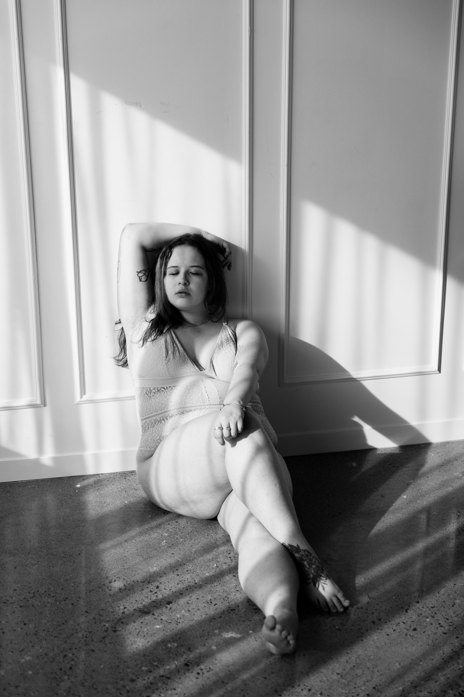 Photographe boudoir à Montréal. Séance photo boudoir à Montréal. Photos boudoir féminine et de bon goût. Montreal boudoir photographer. Montreal boudoir session. Feminine and tasteful boudoir photos.