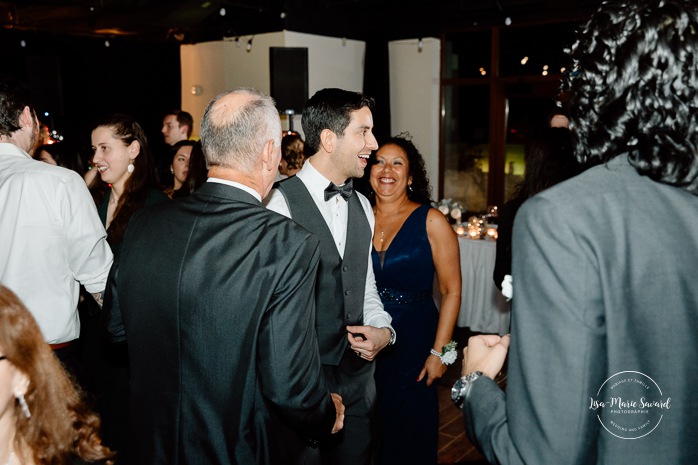 Wedding dance floor photos. Wedding party photos. Mariage au Grand Lodge Mont-Tremblant. Photographe de mariage à Mont-Tremblant. Grand Lodge Mont-Tremblant wedding. Mont Tremblant wedding photographer.
