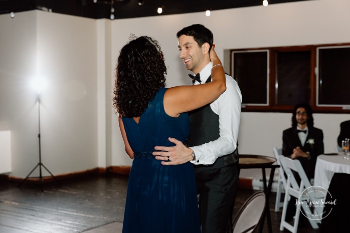 Mother of the groom first dance photos. Mariage au Grand Lodge Mont-Tremblant. Photographe de mariage à Mont-Tremblant. Grand Lodge Mont-Tremblant wedding. Mont Tremblant wedding photographer.