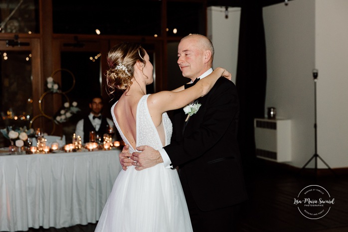 Father of the bride first dance photos. Mariage au Grand Lodge Mont-Tremblant. Photographe de mariage à Mont-Tremblant. Grand Lodge Mont-Tremblant wedding. Mont Tremblant wedding photographer.