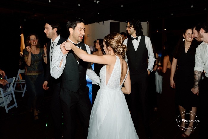 Wedding dance floor photos. Wedding party photos. Mariage au Grand Lodge Mont-Tremblant. Photographe de mariage à Mont-Tremblant. Grand Lodge Mont-Tremblant wedding. Mont Tremblant wedding photographer.
