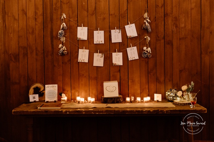 Cabin wedding reception. Winter wedding decor ideas. Mariage au Grand Lodge Mont-Tremblant. Photographe de mariage à Mont-Tremblant. Grand Lodge Mont-Tremblant wedding. Mont Tremblant wedding photographer.