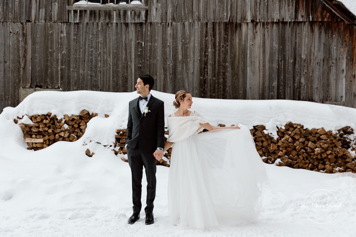 Winter wedding photos ideas. Winter forest wedding photos. Snowy wedding photo. Mariage au Grand Lodge Mont-Tremblant. Photographe de mariage à Mont-Tremblant. Grand Lodge Mont-Tremblant wedding. Mont Tremblant wedding photographer.