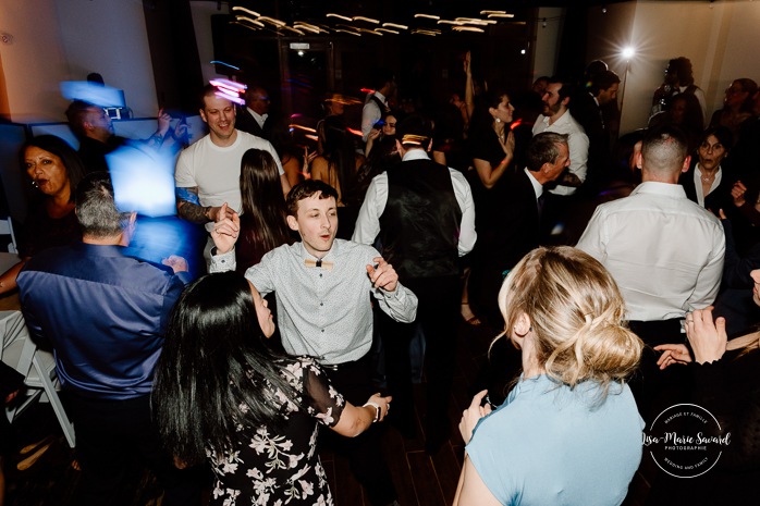 Wedding dance floor photos. Wedding party photos. Mariage au Grand Lodge Mont-Tremblant. Photographe de mariage à Mont-Tremblant. Grand Lodge Mont-Tremblant wedding. Mont Tremblant wedding photographer.