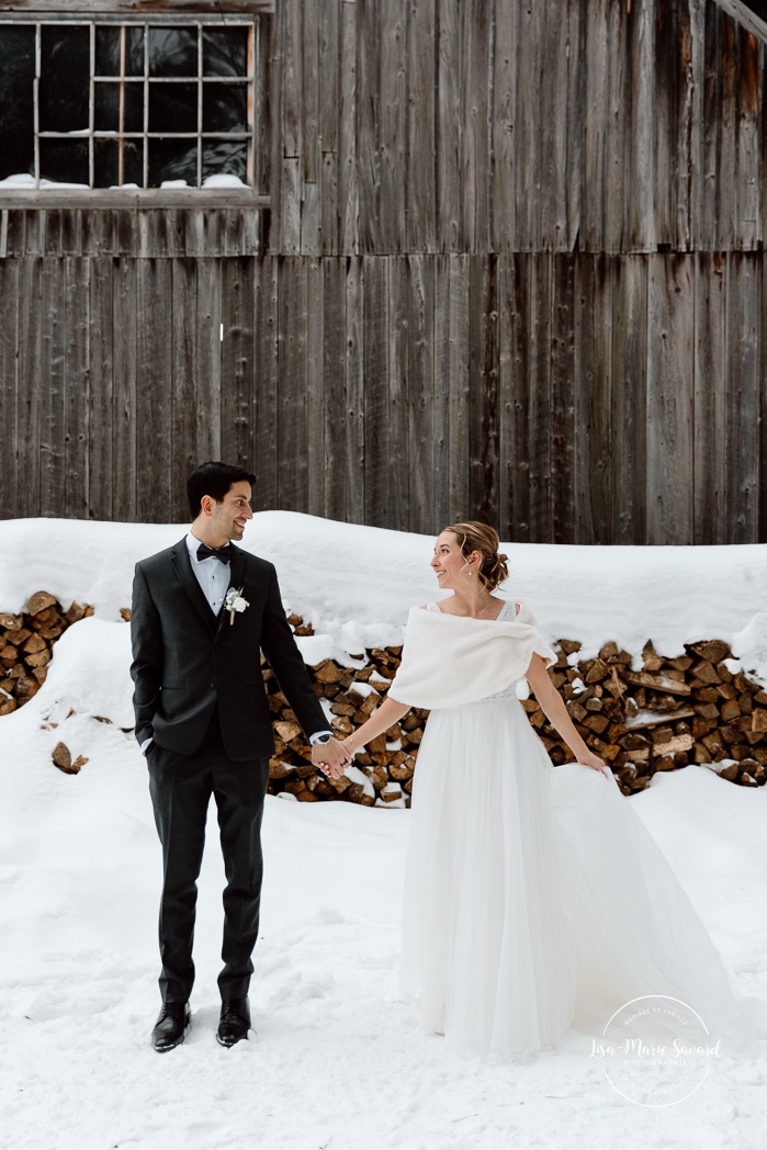 Winter wedding photos ideas. Winter forest wedding photos. Snowy wedding photo. Mariage au Grand Lodge Mont-Tremblant. Photographe de mariage à Mont-Tremblant. Grand Lodge Mont-Tremblant wedding. Mont Tremblant wedding photographer.