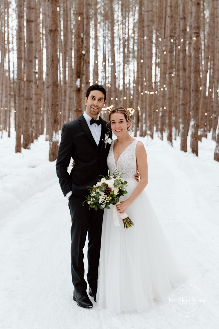 Winter wedding photos ideas. Winter forest wedding photos. Snowy wedding photo. Mariage au Grand Lodge Mont-Tremblant. Photographe de mariage à Mont-Tremblant. Grand Lodge Mont-Tremblant wedding. Mont Tremblant wedding photographer.