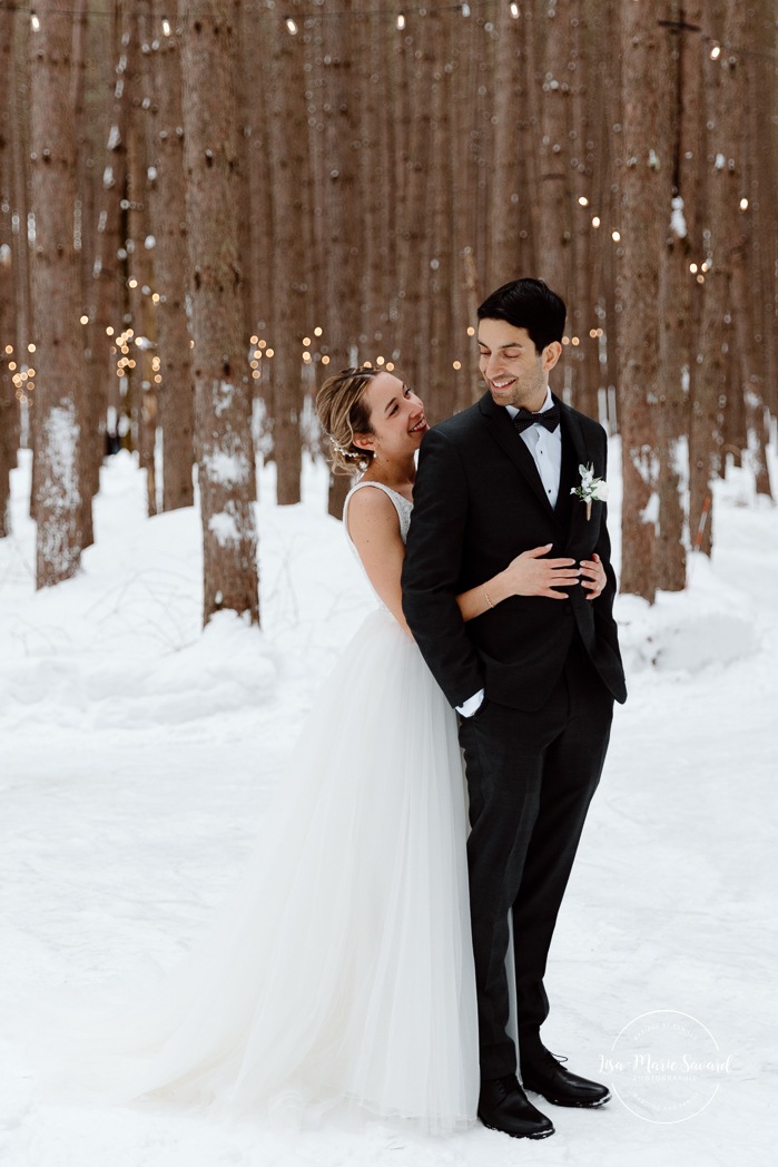 Winter wedding photos ideas. Winter forest wedding photos. Snowy wedding photo. Mariage au Grand Lodge Mont-Tremblant. Photographe de mariage à Mont-Tremblant. Grand Lodge Mont-Tremblant wedding. Mont Tremblant wedding photographer.