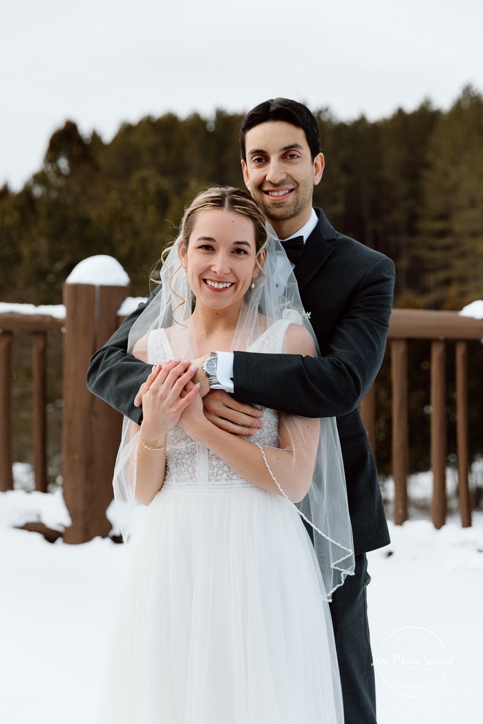 Winter wedding photos ideas. Rooftop wedding photos. Mariage au Grand Lodge Mont-Tremblant. Photographe de mariage à Mont-Tremblant. Grand Lodge Mont-Tremblant wedding. Mont Tremblant wedding photographer.
