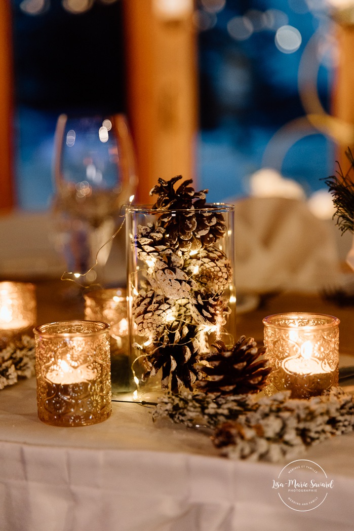 Cabin wedding reception. Winter wedding decor ideas. Mariage au Grand Lodge Mont-Tremblant. Photographe de mariage à Mont-Tremblant. Grand Lodge Mont-Tremblant wedding. Mont Tremblant wedding photographer.