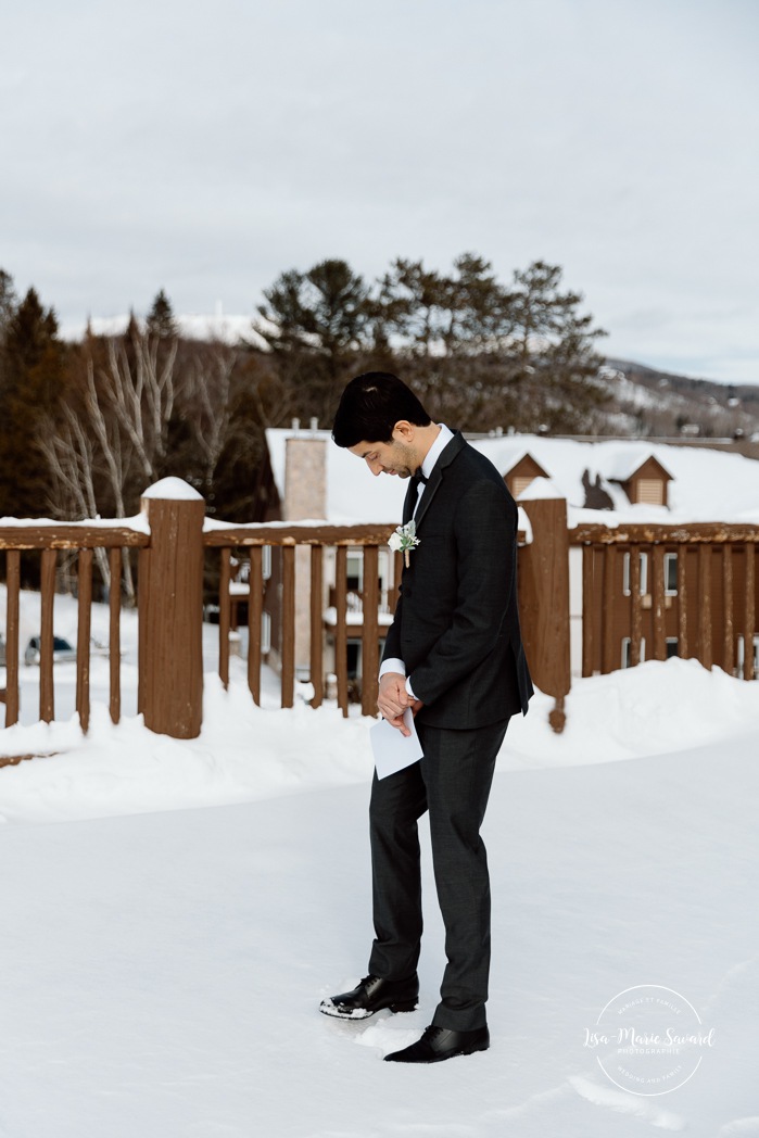 Winter wedding first look. Rooftop wedding first look. Mariage au Grand Lodge Mont-Tremblant. Photographe de mariage à Mont-Tremblant. Grand Lodge Mont-Tremblant wedding. Mont Tremblant wedding photographer.