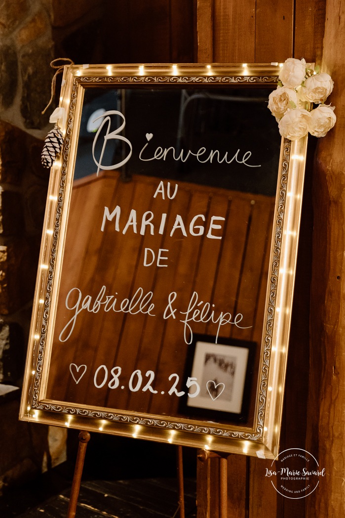 Cabin wedding reception. Winter wedding decor ideas. Mariage au Grand Lodge Mont-Tremblant. Photographe de mariage à Mont-Tremblant. Grand Lodge Mont-Tremblant wedding. Mont Tremblant wedding photographer.