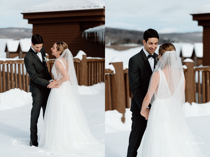 Winter wedding first look. Rooftop wedding first look. Mariage au Grand Lodge Mont-Tremblant. Photographe de mariage à Mont-Tremblant. Grand Lodge Mont-Tremblant wedding. Mont Tremblant wedding photographer.