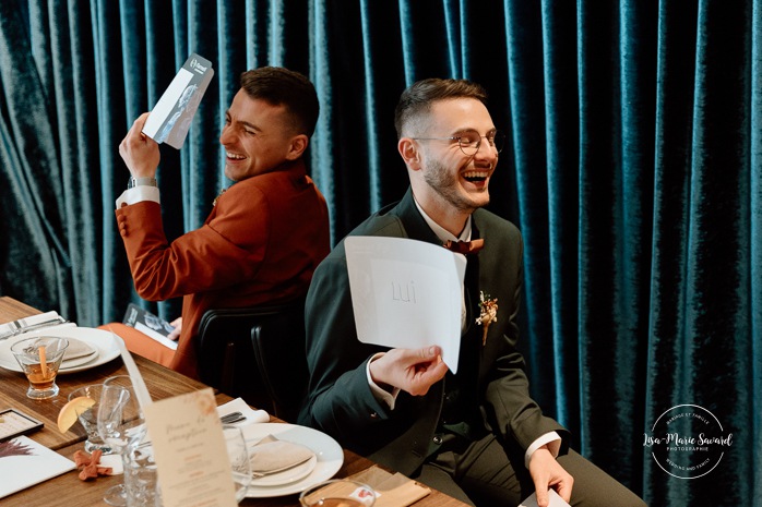 Mariage intime au centre-ville de Montréal. Mariage chez Les enfants terribles Place-Ville-Marie. Photographe de mariage LGBTQ+ friendly à Montréal. Downtown Montreal intimate wedding photos. Montreal LGBTQ+ friendly photographer.