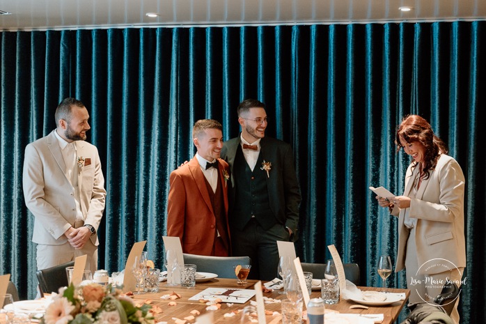 Mariage intime au centre-ville de Montréal. Mariage chez Les enfants terribles Place-Ville-Marie. Photographe de mariage LGBTQ+ friendly à Montréal. Downtown Montreal intimate wedding photos. Montreal LGBTQ+ friendly photographer.