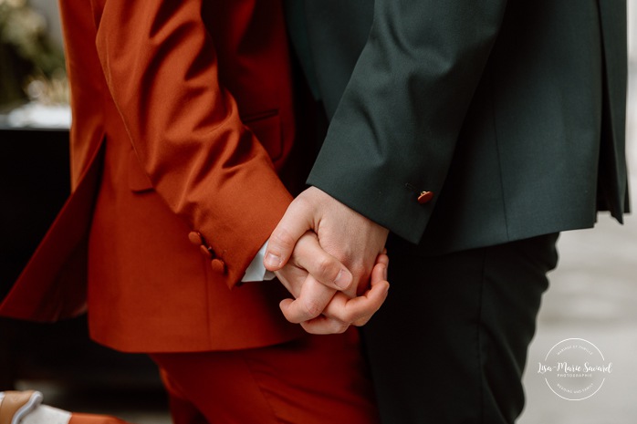 Mariage intime dans le Vieux-Montréal. Photographe de mariage LGBTQ+ friendly à Montréal. Old Montreal intimate wedding photos. Montreal LGBTQ+ friendly photographer.