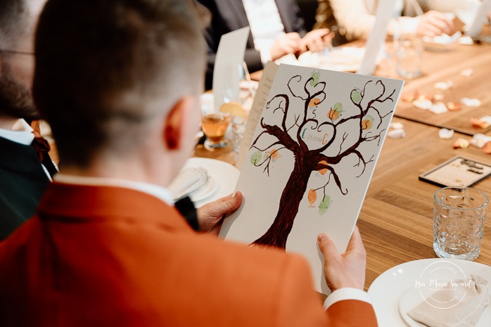 Mariage intime au centre-ville de Montréal. Mariage chez Les enfants terribles Place-Ville-Marie. Photographe de mariage LGBTQ+ friendly à Montréal. Downtown Montreal intimate wedding photos. Montreal LGBTQ+ friendly photographer.