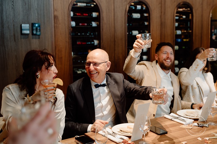 Mariage intime au centre-ville de Montréal. Mariage chez Les enfants terribles Place-Ville-Marie. Photographe de mariage LGBTQ+ friendly à Montréal. Downtown Montreal intimate wedding photos. Montreal LGBTQ+ friendly photographer.