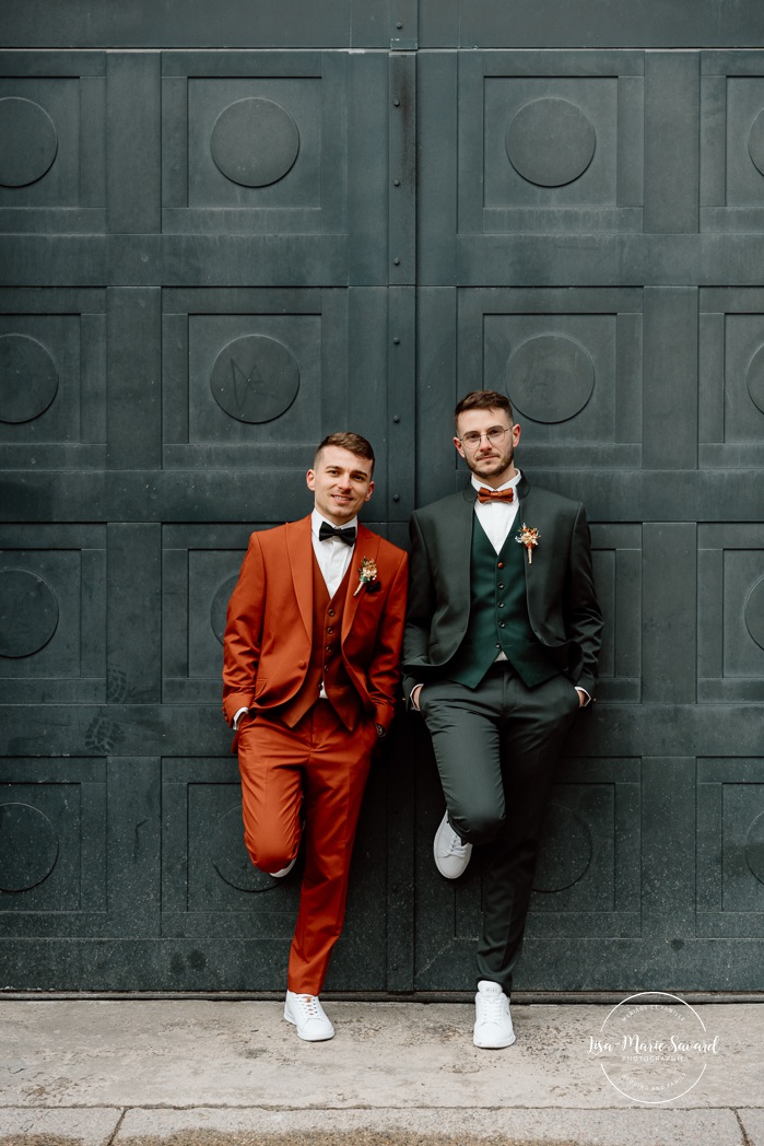 Mariage intime dans le Vieux-Montréal. Photographe de mariage LGBTQ+ friendly à Montréal. Old Montreal intimate wedding photos. Montreal LGBTQ+ friendly photographer.