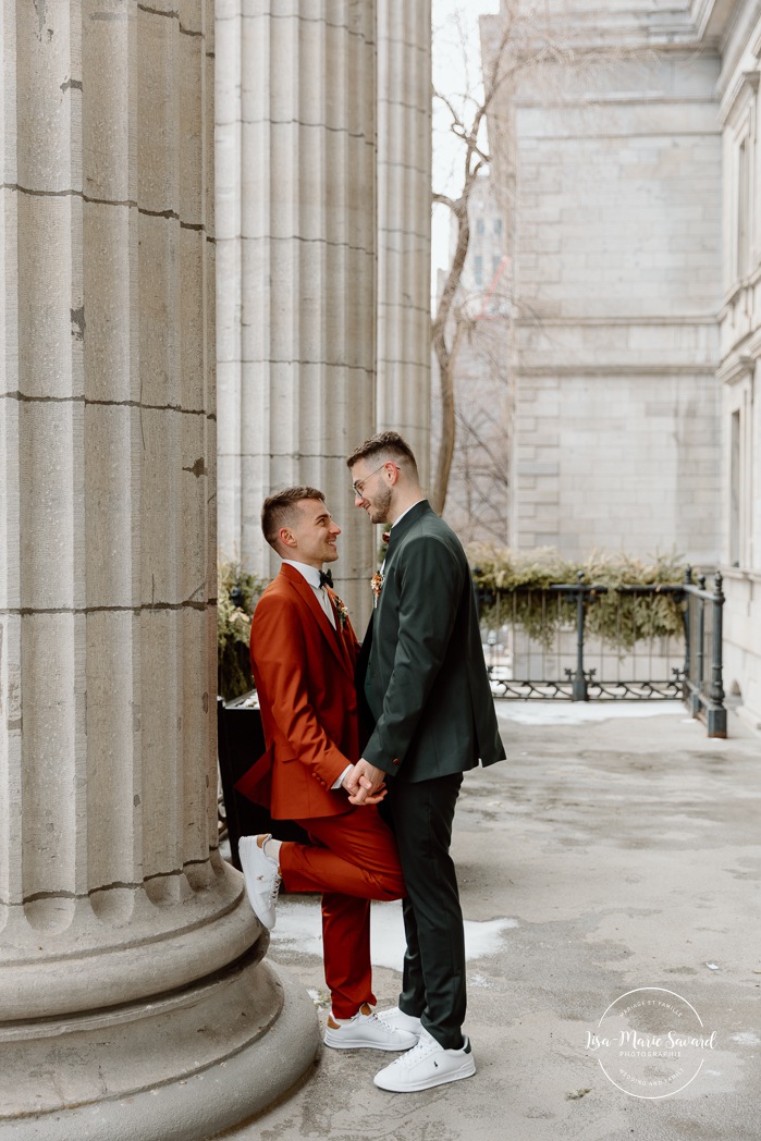 Mariage intime dans le Vieux-Montréal. Photographe de mariage LGBTQ+ friendly à Montréal. Old Montreal intimate wedding photos. Montreal LGBTQ+ friendly photographer.