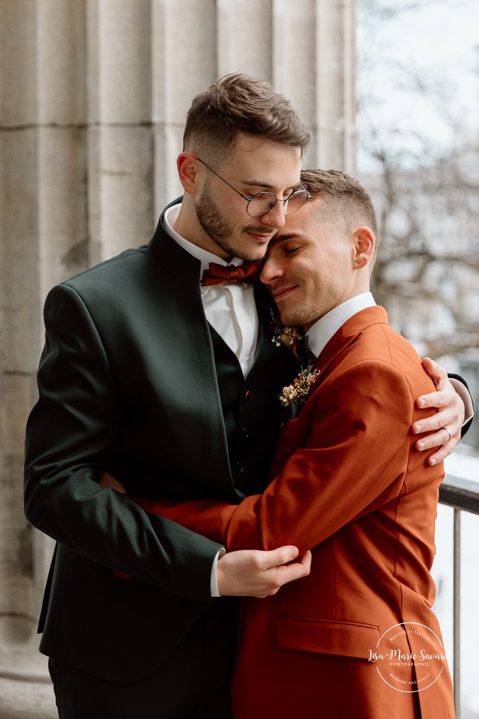 Mariage intime dans le Vieux-Montréal. Photographe de mariage LGBTQ+ friendly à Montréal. Old Montreal intimate wedding photos. Montreal LGBTQ+ friendly photographer.