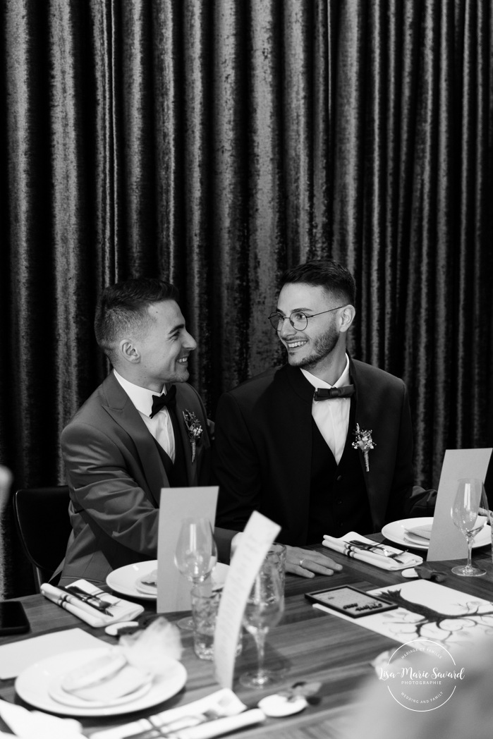 Mariage intime au centre-ville de Montréal. Mariage chez Les enfants terribles Place-Ville-Marie. Photographe de mariage LGBTQ+ friendly à Montréal. Downtown Montreal intimate wedding photos. Montreal LGBTQ+ friendly photographer.