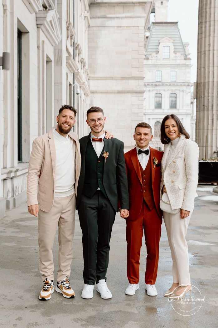 Mariage intime dans le Vieux-Montréal. Photographe de mariage LGBTQ+ friendly à Montréal. Old Montreal intimate wedding photos. Montreal LGBTQ+ friendly photographer.