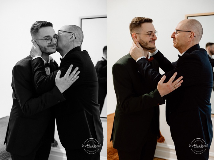 Groom getting ready with family in small apartment. Mariage intime dans le Vieux-Montréal. Photographe de mariage LGBTQ+ friendly à Montréal. Old Montreal intimate wedding photos. Montreal LGBTQ+ friendly photographer.