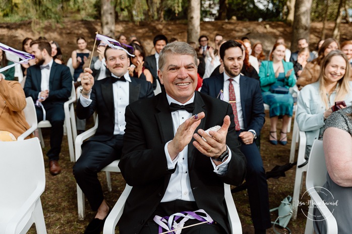 Outdoor wedding ceremony. Weeping willow wedding photos. Mariage au Pavillon de la Jamaïque à Montréal. Photographe de mariage à Montréal. Jamaica Pavilion wedding. Montreal wedding photographer.