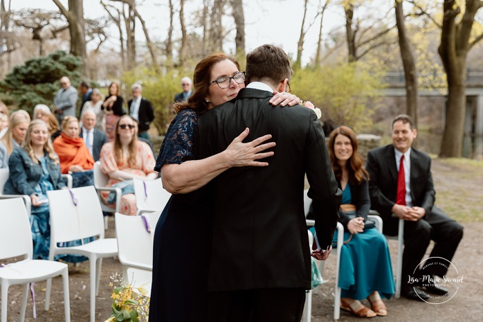 Outdoor wedding ceremony. Mariage au Pavillon de la Jamaïque à Montréal. Photographe de mariage à Montréal. Jamaica Pavilion wedding. Montreal wedding photographer.