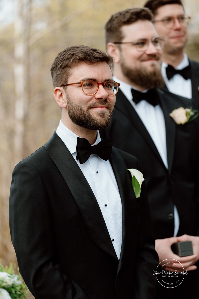 Outdoor wedding ceremony. Mariage au Pavillon de la Jamaïque à Montréal. Photographe de mariage à Montréal. Jamaica Pavilion wedding. Montreal wedding photographer.