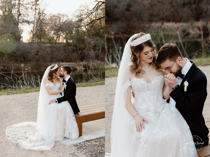 Spring wedding photos. Romantic wedding photos. Mariage au Pavillon de la Jamaïque à Montréal. Photographe de mariage à Montréal. Jardin des Floralies. Jamaica Pavilion wedding. Montreal wedding photographer. Floralies Gardens.