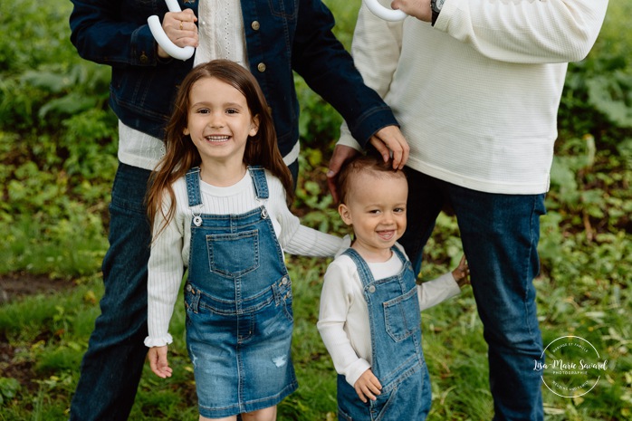 Overcast day family photos. Spring family photos. Mini séances familiales. Photographe de famille à Montréal. Montreal family photographer.